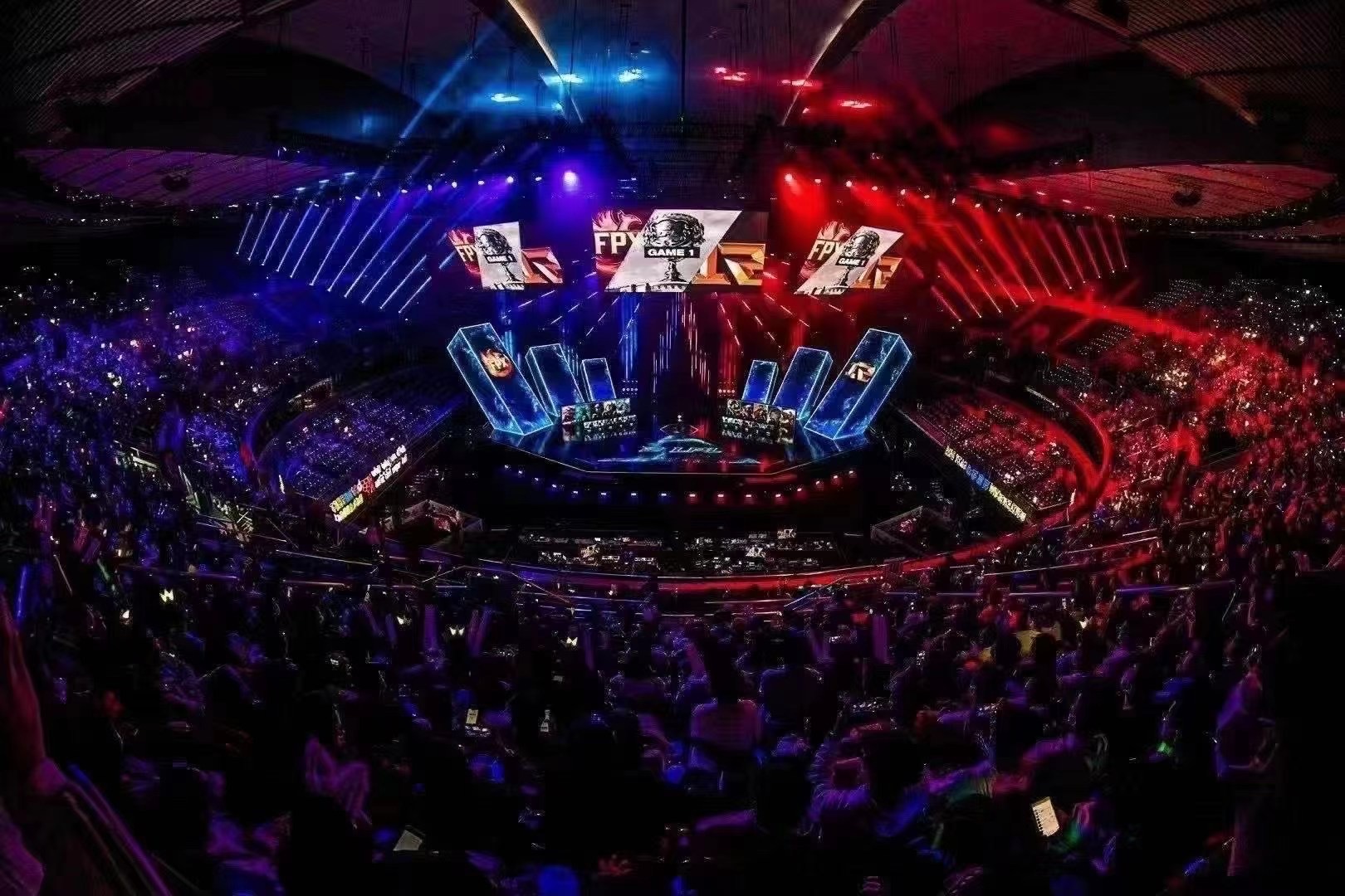 Scout五杀引热议，ELK队长展风采，WBG小虎垃圾话封神-蜂鸟竞技